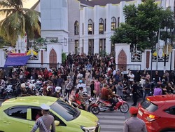 Umat Katolik Tumpah Ruah Ikuti Ibadah Jumat Agung di Gereja Katedral Kupang