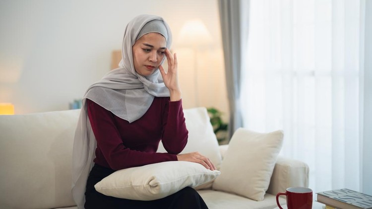 wanita muslim sedih