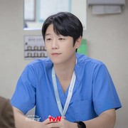 Sukses Curi Perhatian, Simak Potret Aktor Tampan Jung Joon Won di Drakor Resident Playbook