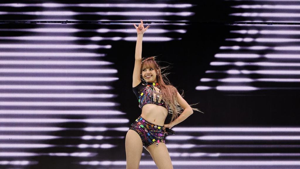 Viral Momen Lisa BLACKPINK ke Kelab Malam Bali