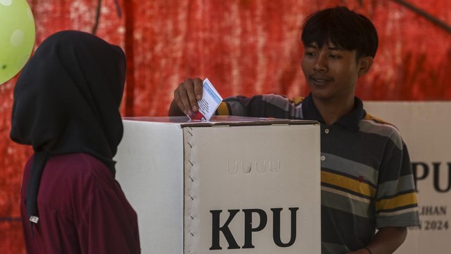 Penghitungan suara KPU untuk PSU Kabupaten Serang mencatat kemenangan pasangan Ratu Zakiyah-Najib Hamas atas Andika Hazrumy-Nanang Supriatna.