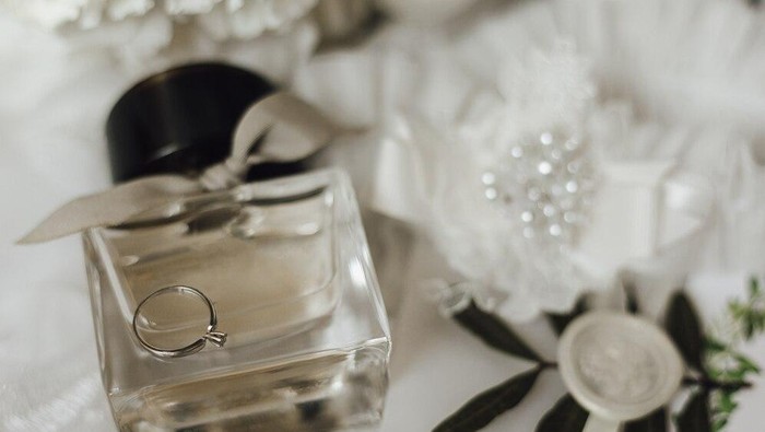 img-title BeauPicks: 5 Rekomendasi Parfum Aroma Floral dari Brand Lokal, Mulai dari Rp35 Ribuan!