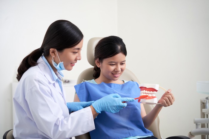 Tidak rutin periksa ke dokter gigi/ Foto : Freepik/ Freepik