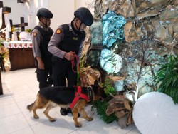 Polrestabes Semarang Kerahkan Anjing Pelacak K-9 Sisir Gereja, Pastikan Paskah Aman