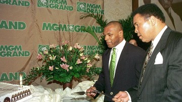 Liputan Olahraga CNN Sport : Mike Tyson: Muhammad Ali Ganas seperti T-Rex, tapi Sangat Tampan