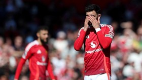 Hasil Liga Inggris: Gol Luar Biasa Sarabia, Wolverhampton Sikat MU 1-0