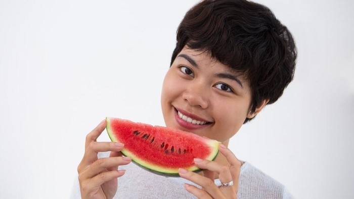 img-title Tak Hanya Menyegarkan, 5 Buah Ini Dapat Menurunkan Asam Urat dalam Tubuh