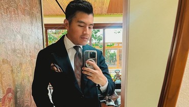 img-title Profesi Ditho Sitompul Anak Kandung Mendiang Hotma Sitompul yang Jadi Sorotan