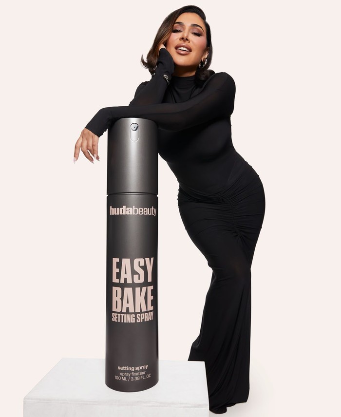 Easy Bake Setting Spray dari Huda Beauty