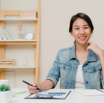 Meski Gaji Pas UMR, 5 Kebiasaan Sederhana Ini Bisa Bikin Kaya Raya