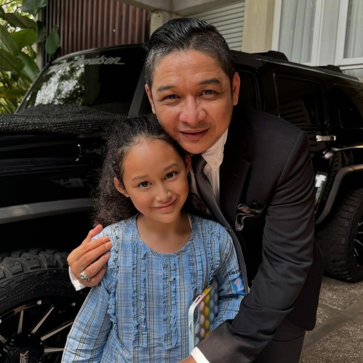 <p>Pasha mendoakan agar sang putri bisa tumbuh menjadi anak yang pintar, sehat, dan hebat dalam salat serta mengaji. Ia pun berharap semoga Kayla bisa menggapai cita-citanya, Bunda. (Foto: Instagram: @adeliapasha)</p>