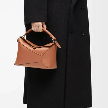 Perbedaan Calfskin, Cowhide dan Lambskin, Mana Jenis Leather Terbaik?