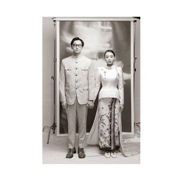 Classy & Penuh Tradisi, Intip Look Pernikahan Brandon Salim dan Dhika Himawan yang Bikin Terpana