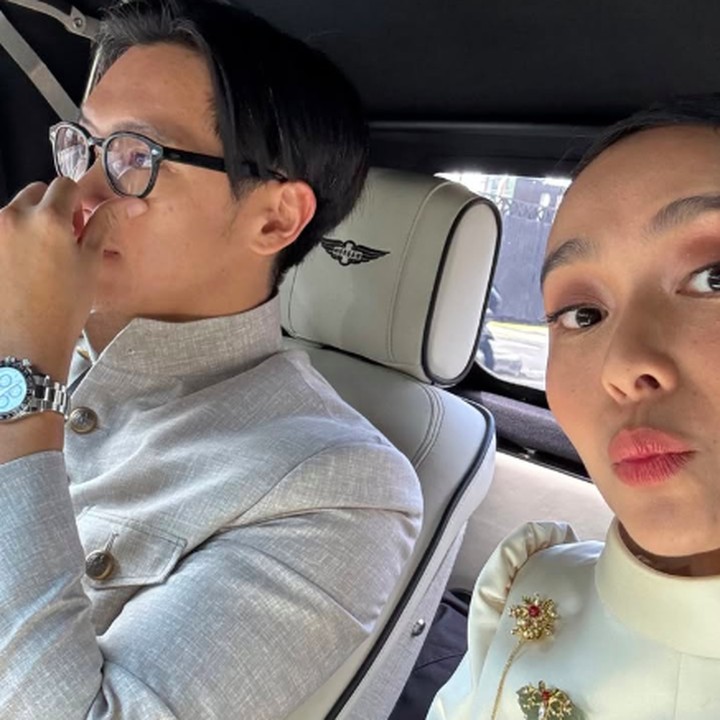 <p>"Opanya Opa aku itu beneran. Tjoe Kay Ek. Lahir di Bogor, lahir mungkin sebelum abad ke-18. Aku suka ngumpulin foto-foto leluhurku supaya generasi setelah aku bisa jadi tahu semua keluarganya," tutur Brandon. (Foto: Instagram: @brandonsalim)</p>
