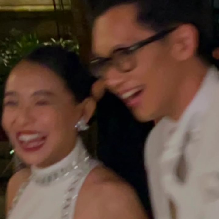 <p>Aktor tampan Brandon Salim resmi menikah dengan sang kekasih, Dhika Himawan, pada Sabtu (19/4/2025), Bunda. Pernikahan Brandon pun sangat unik karena bernuansa oriental seakan kembali ke masa lalu alias jadul. (Foto: Instagram: @brandonsalim)</p>