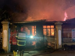 Dua Tempat Usaha di Jambi Terbakar Usai Tabung Gas Meledak, 1 Orang Terluka