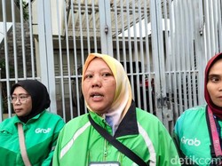 Perjuangan Reni yang Jadi Pengemudi Ojol demi Nafkah Keluarga