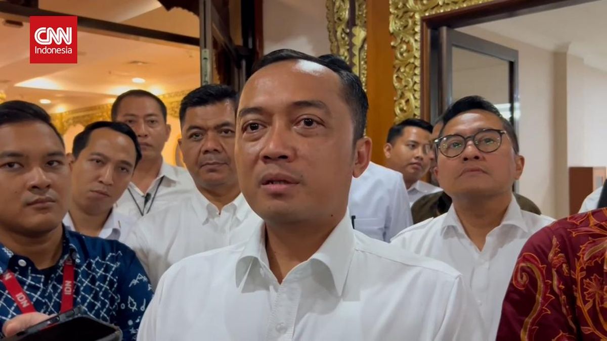 VIDEO: Mensesneg Bantah Isu Matahari Kembar Prabowo - Jokowi