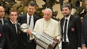 Klub Argentina San Lorenzo Kenang Cinta Abadi Paus Fransiskus