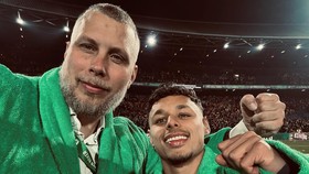 Dean James Bawa-bawa Indonesia Saat Pesta Juara KNVB Cup