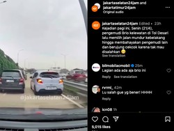 Sopir Brio Tak Terima Ditegur, Mundur saat Salah Keluar Tol Bisa Bikin Tabrak Belakang