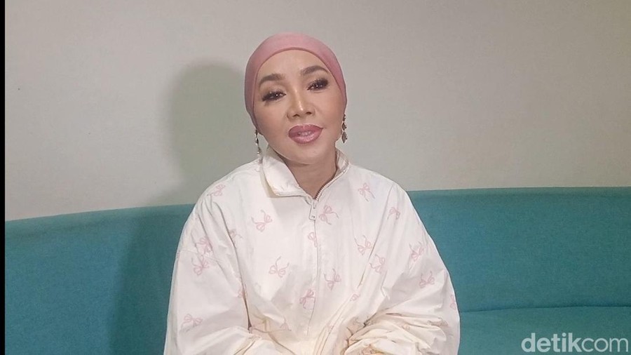 dewi gita Dewi Gita saat ditemui di kawasan Jakarta.
