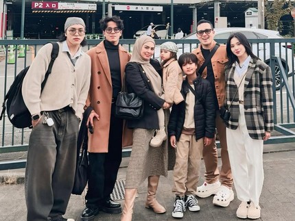Terpopuler: Potret Stylish Keluarga Fadli Akhmad
