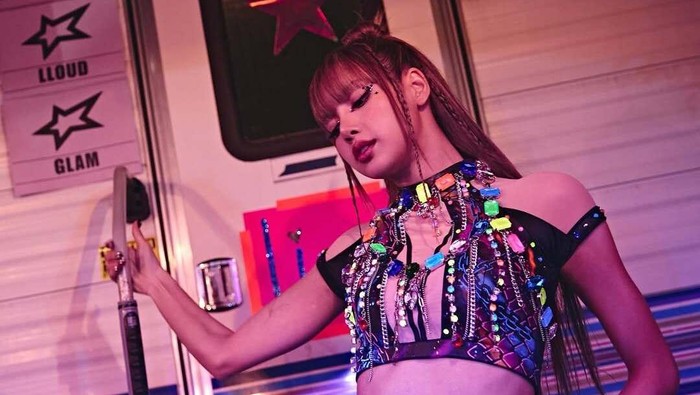 img-title Fashion Fest in the Desert! Intip Gaya Seleb Paling Ikonis di Coachella Weekend 2