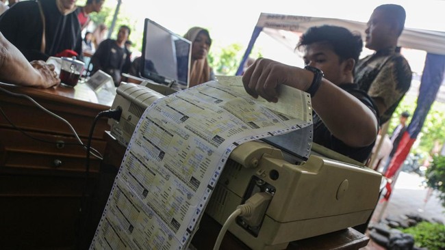 Jawa Barat Perpanjang Pemutihan Pajak Kendaraan Menjadi Akhir Juni Pemprov Jabar memperpanjang pemutihan pajak kendaraan selama 24 hari dari sebelumnya berakhir 6 Juni 2025.