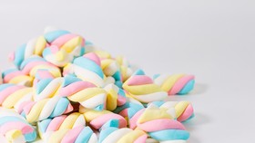 Daftar 9 Marshmallow yang Mengandung Babi