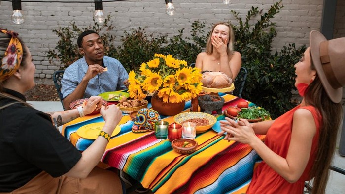 Ilustrasi saat Gemini bersama teman/Foto: pexels.com/rdne