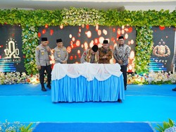 Kapolri Resmikan Pondok, Silaturahmi dengan Kiai dan Sesepuh Buntet Pesantren