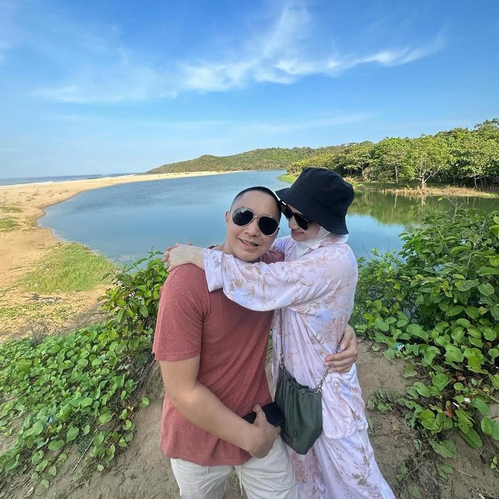 <p>Melody Laksani atau yang akarab disapa Melody eks JKT48 menikah dengan Hanif Fathoni pada tahun 2018, Bunda. Tujuh tahun menikah, keduanya pun terlihat semakin mesra dan jauh dari gosip miring. (Foto: Instagram: @melodylaksani92)</p>