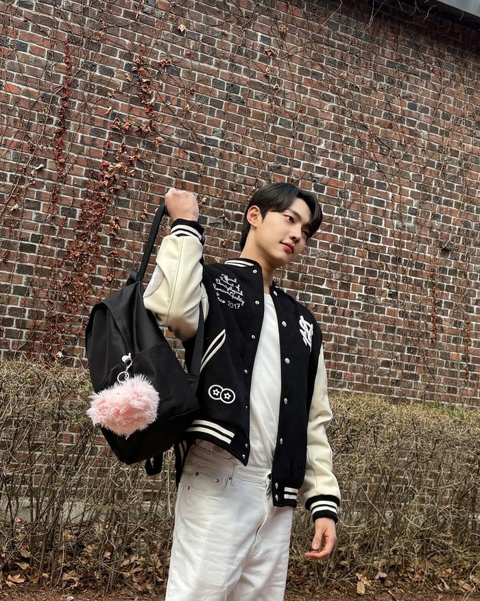 Menariknya, sebelum diungkap SM Entertainment untuk debut aktor, Jo Joon Young merupakan mantran trainee idol dan sempat diduga sebagai Sungchan NCT karena kemiripan postur tubuh tinggi semampai dan wajah kecil rupawan./ Foto: instagram.com/aim0__2