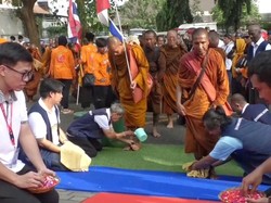Perjalanan Spiritual Menuju Borobudur, Puluhan Biksu Singgah di Karawang