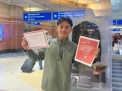 From Ujung Kulon To USA: Kisah Yani, Anak Penjual Nasgor Raih S2 di Harvard