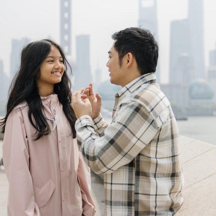 <p>Pria 41 tahun ini menikah dengan <em>runner-up </em>pertama Puteri Indonesia 2011, Liza Elly Purnamasari, sebelum akhirnya bercerai pada Juli 2018. Dari pernikahan ini, keduanya dikaruniai anak perempuan yang diberi nama Naara Ellyna Tirta. (Foto: Instagram@nickytirta)</p>