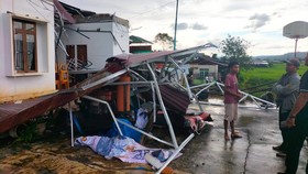Puting Beliung di Tapanuli Utara: Puluhan Rumah Rusak, Jalan Longsor