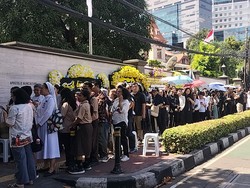 Warga Antre Sampaikan Belasungkawa Wafatnya Paus Fransiskus di Kedubes Vatikan