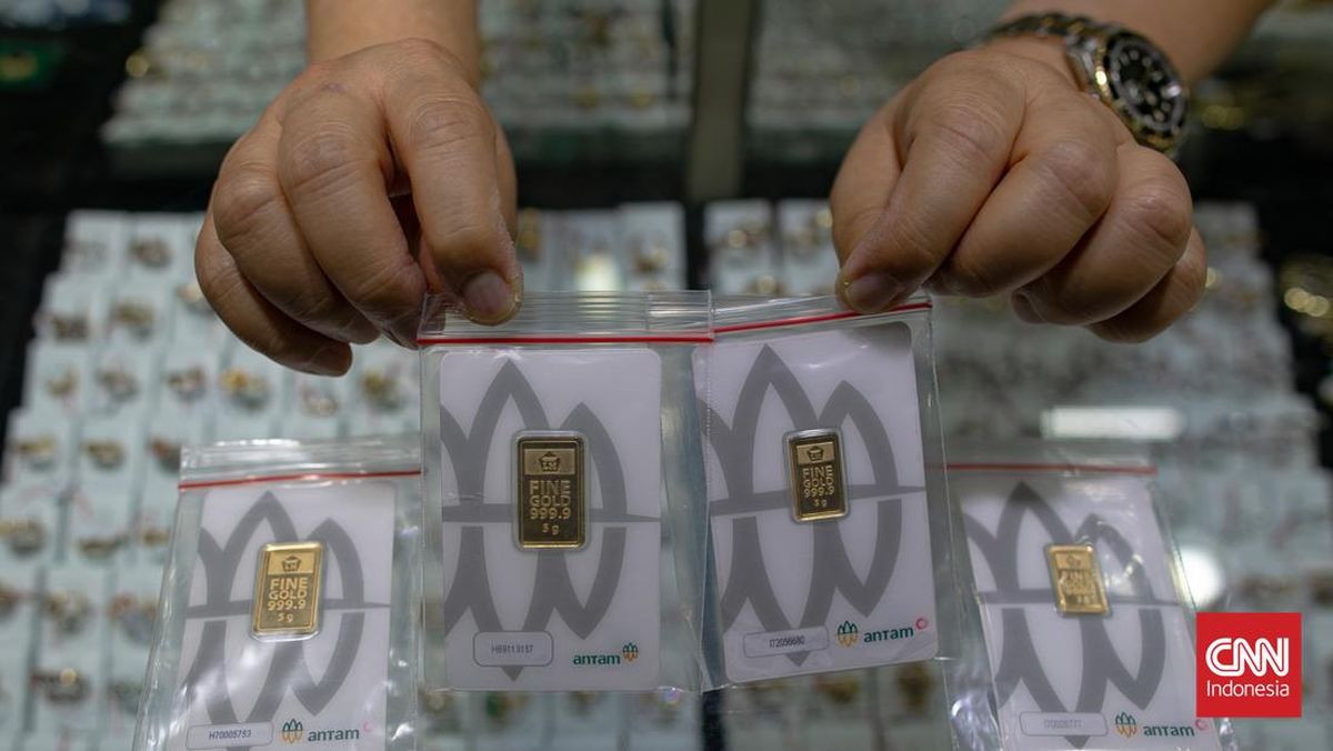 Harga Emas Antam Anjlok Rp27 Ribu, Kini di Rp1,926 Juta per Gram