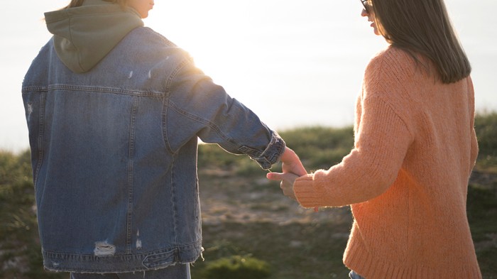 Ilustrasi pasangan yang saling percaya/ Foto: Freepik