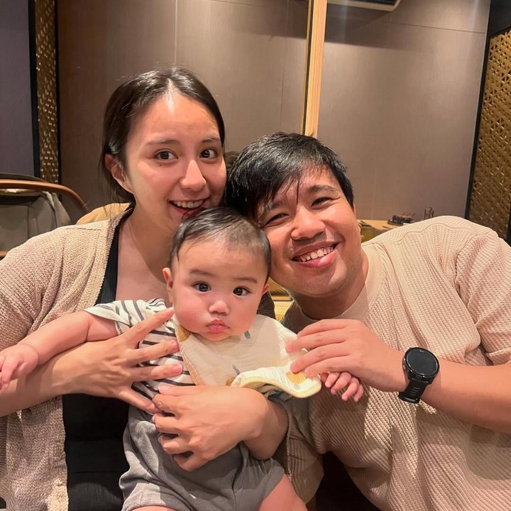 <p>Meski baru menginjak usia 9 bulan, Elio telah berhasil memikat hati banyak orang dengan parasnya yang begitu menggemaskan. Hal tersebut diketahui langsung melalui beberapa <em>postingan</em> yang diunggah oleh Joshua dan istri. (Foto: Instagram@jojosuherman)</p>