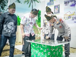 Kapolda Jatim Resmikan Pembangunan Polsek Tambak di Bawean