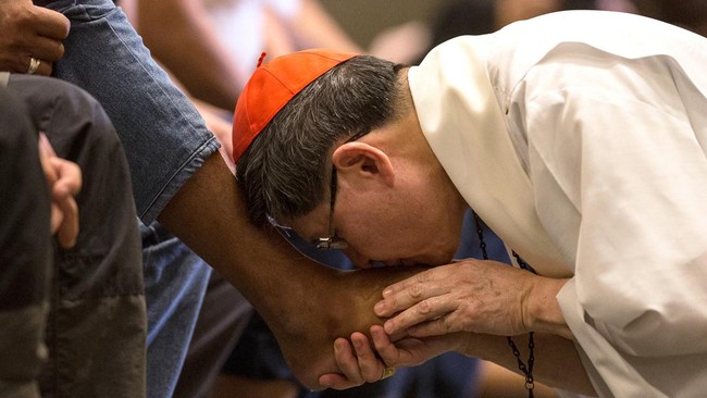 Kandidat pengganti Paus Fransiskus asal Filipina, Kardinal Luis Antonio Tagle, mendapat sorotan dikaitkan dengan isu pelecehan seksual menjelang conclave.