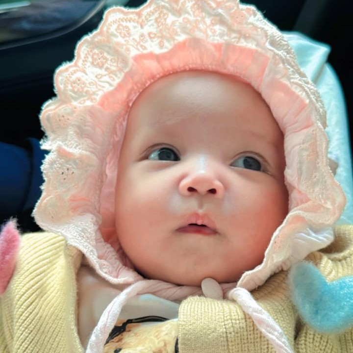 <p>Bunda, kita doakan agar Kinanti tumbuh menjadi anak yang salihah, sehat, dan selalu dalam lindungan Tuhan, ya. Semoga Kinanti juga terus mendapatkan cinta dan kasih sayang dari orang-orang di sekitarnya. (Foto: Instagram: @risa_saraswati)</p>