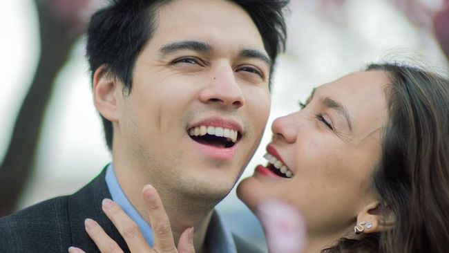Luna Maya dan Maxime Bouttier disebut sudah mengurus surat nikah jelang pernikahan mereka yang akan digelar di Bali.