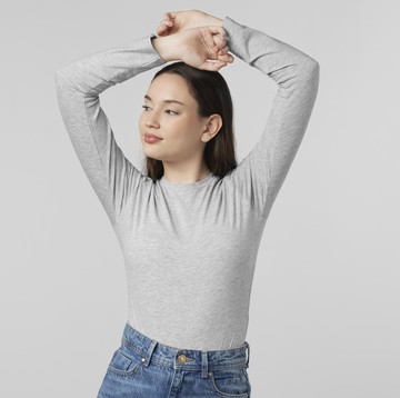 4 Makanan dan Minuman yang Ampuh untuk Atasi Bau Badan