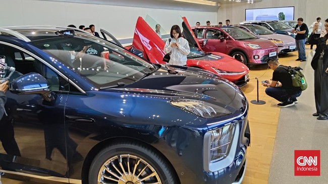 Kunjungan ke pabrik mobil listrik Aion di Guangzhou, China. Perakitan mobil mengandalkan robot yang mampu menghasilkan satu mobil dalam 53 detik.