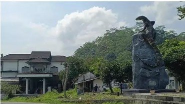 img-title Viral Patung Biawak Mirip Asli di Wonosobo, Kini Dapat Hak Cipta