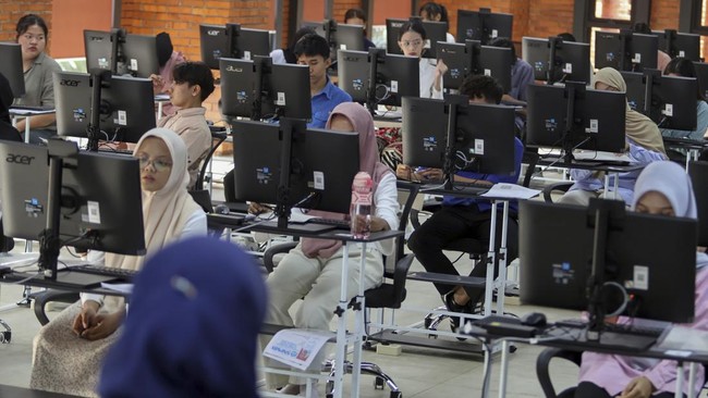 Polsek menetapkan 4 orang sebagai tersangka perjokian UTBK ujian masuk Universitas Sumatera Utara (USU) mewakili peserta asli.